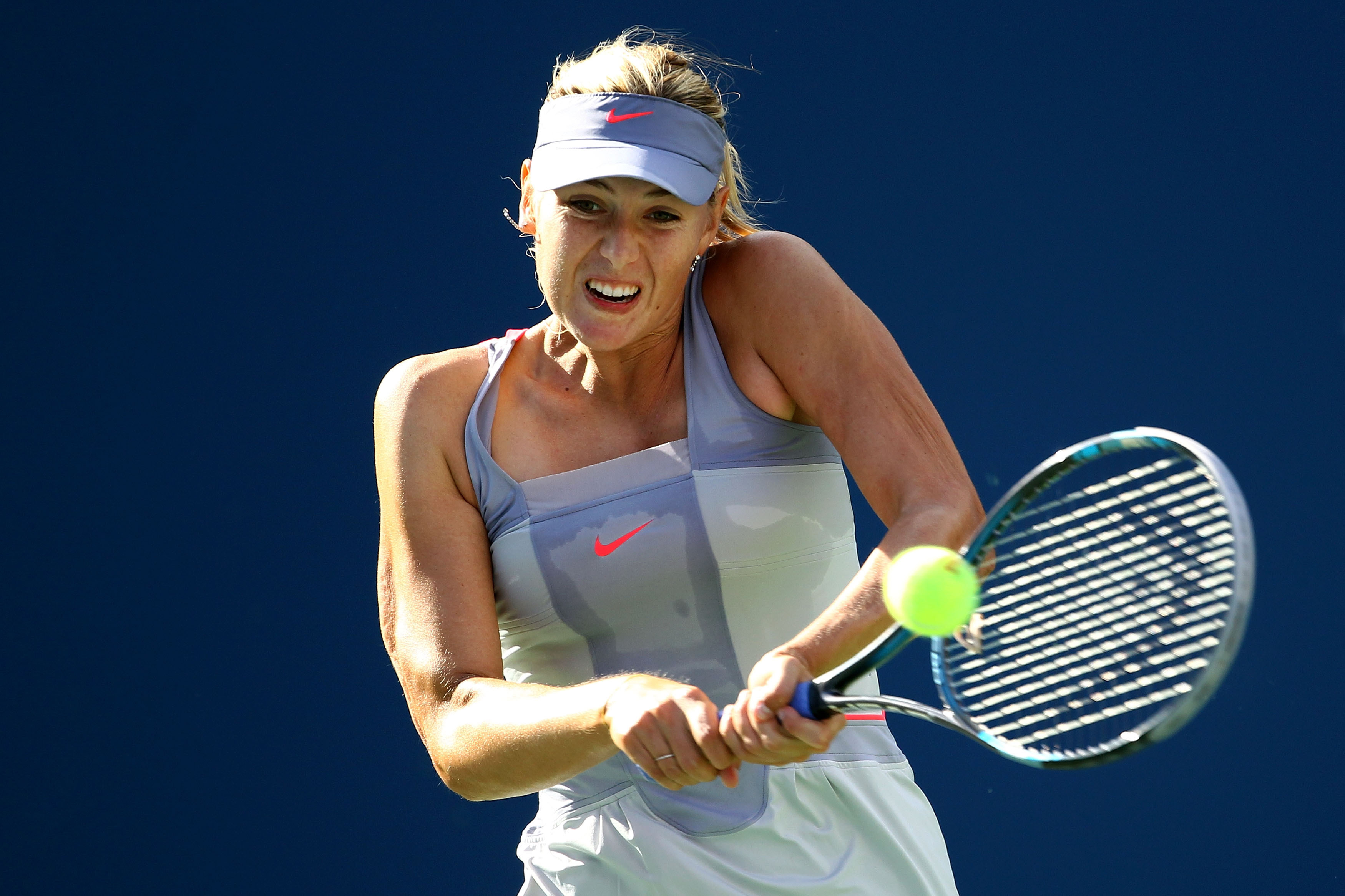 女子プロ テニス選手 マリア・シャラポワ 直筆サイン入り写真 j8